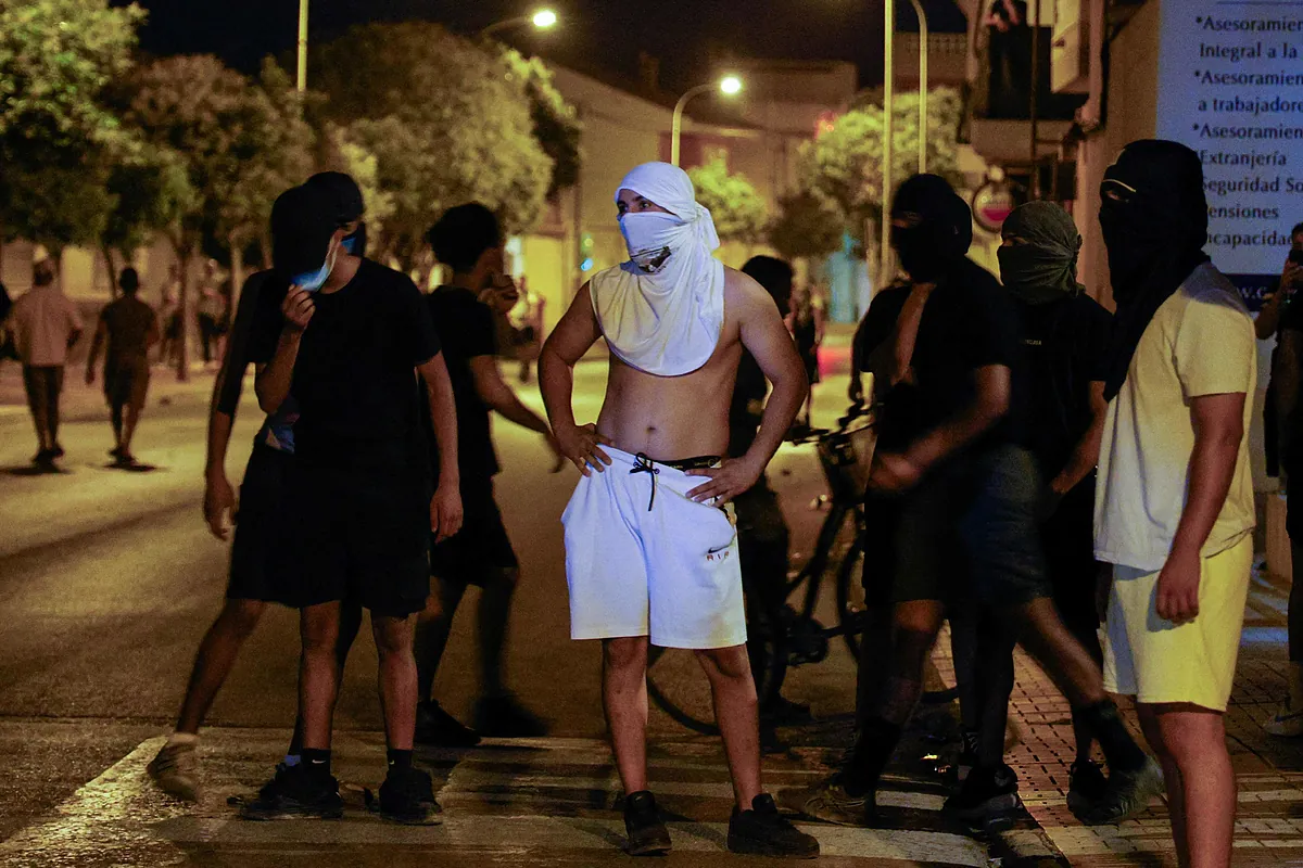 Movilizados más de 130 antidisturbios ante el primero de los  tres días calientes  que se esperan en Torre Pacheco