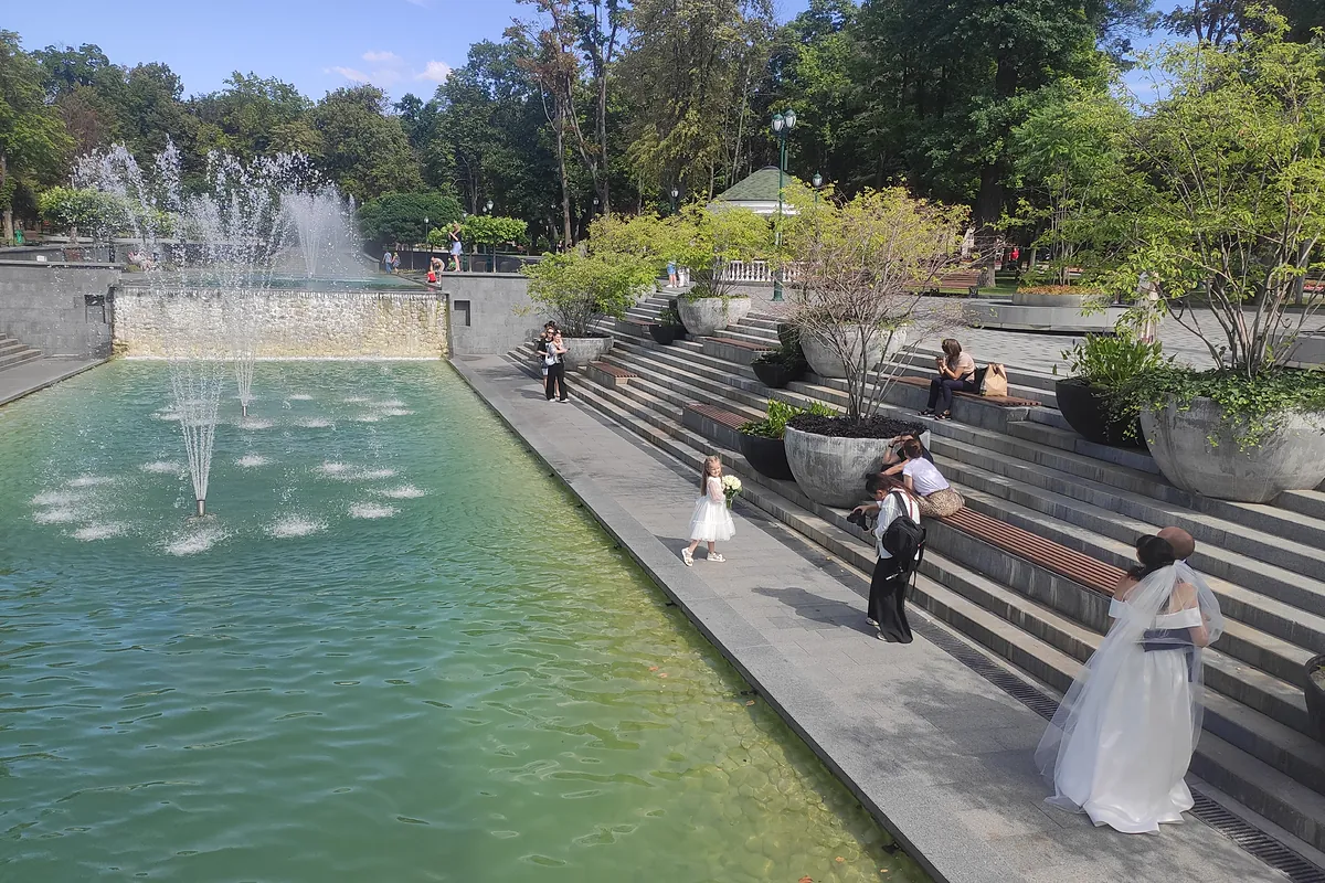Los parques de Járkiv, rincones de alivio ante los ataques rusos