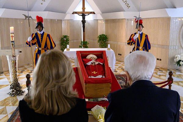 Muere el Papa Francisco, última hora sobre el funeral y los candidatos, en directo | Pedro Sánchez no acudirá al funeral del Papa Francisco | Internacional