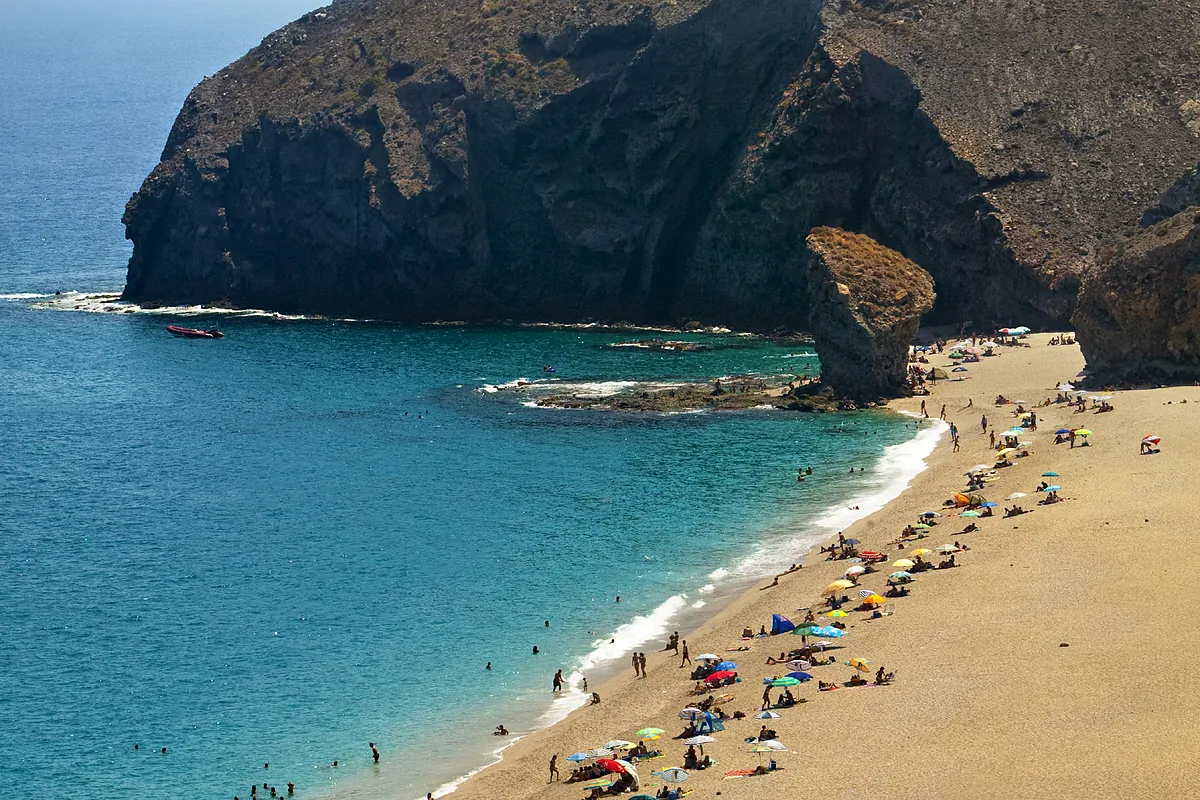 Rescatan los cadáveres de siete migrantes que iban a bordo de sendas pateras en aguas de Níjar y Carboneras, en Almería