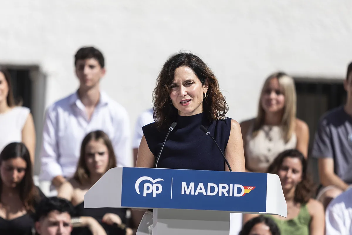 Ayuso señala al Gobierno y al ministro Puente como culpables de la crisis ferroviaria: "Eso pasa por poner a los más inútiles al frente de las administraciones"