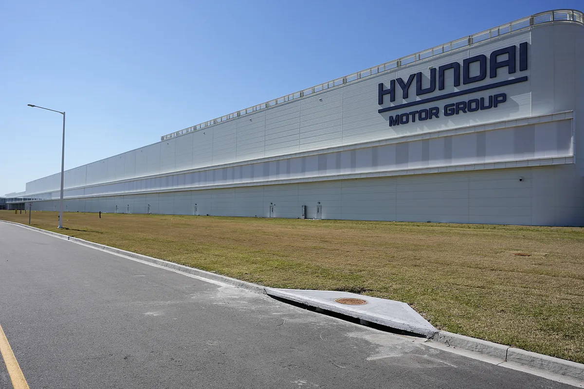 Al menos 475 detenidos, la mayoría surcoreanos, en las instalaciones de Hyundai en el estado de Georgia