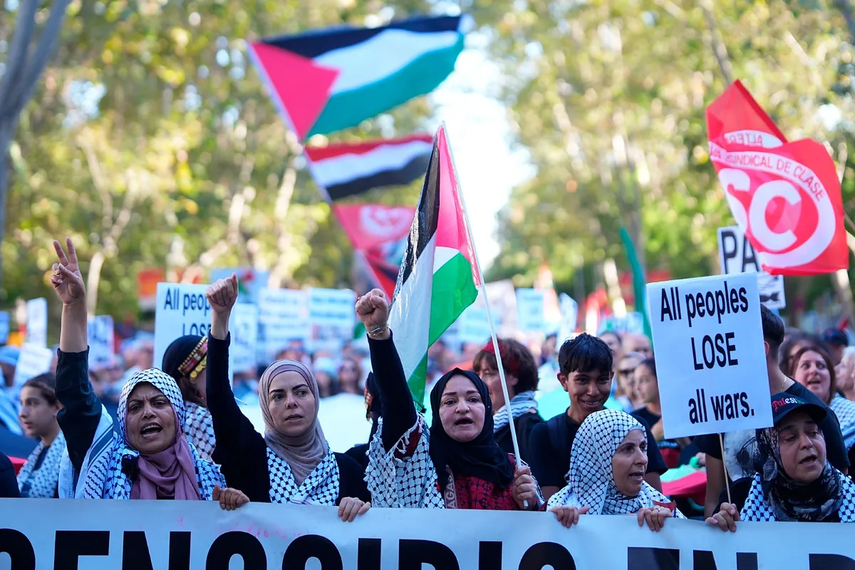 Miles de personas se manifiestan en Madrid al grito de "Palestina, libertad"