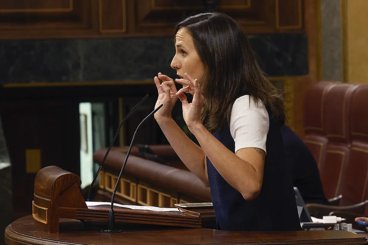 Una flotilla morada en el Congreso
