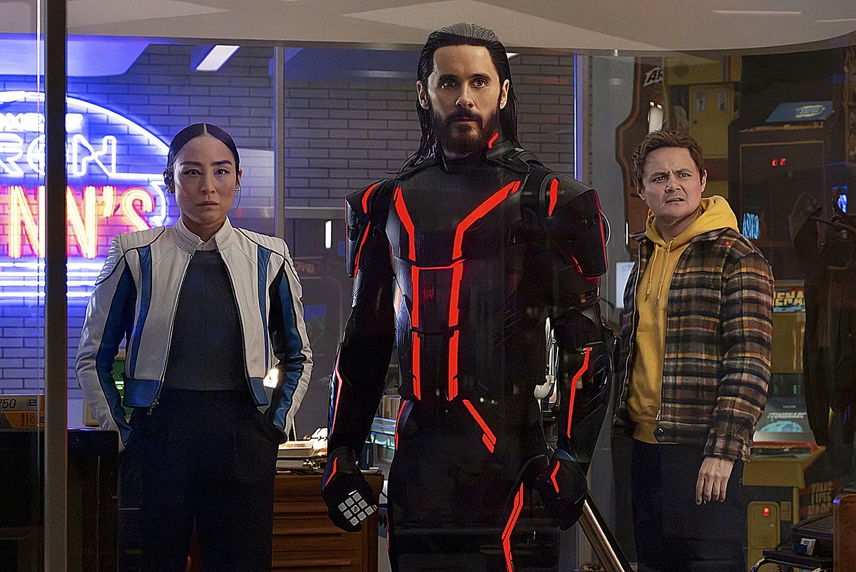 Joachim Rønning, director de Tron: Ares: "La película no remite al futuro, sino a mañana mismo"