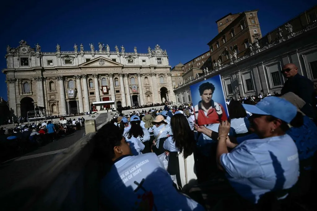 El Papa León XIV proclama santo a Carlo Acutis, el primero de los 'millennial'