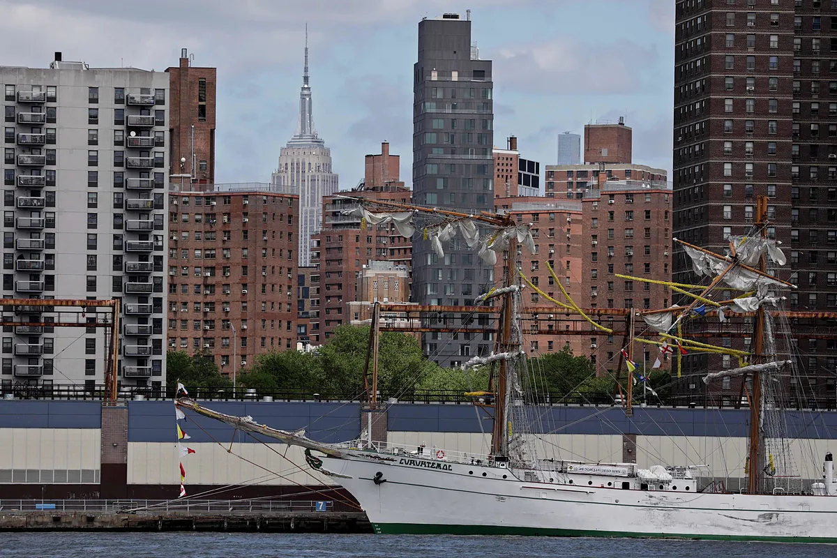 "Pánico" en Brooklyn durante el choque del barco de la armada mexicana con el puente: "Había muchos gritos y marineros colgando de los mástiles"