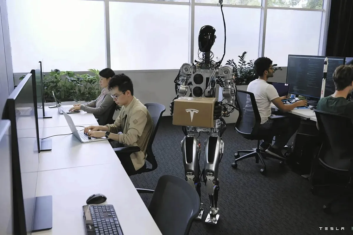 ¿Son los robots el futuro de Tesla en plena crisis de ventas de sus coches?