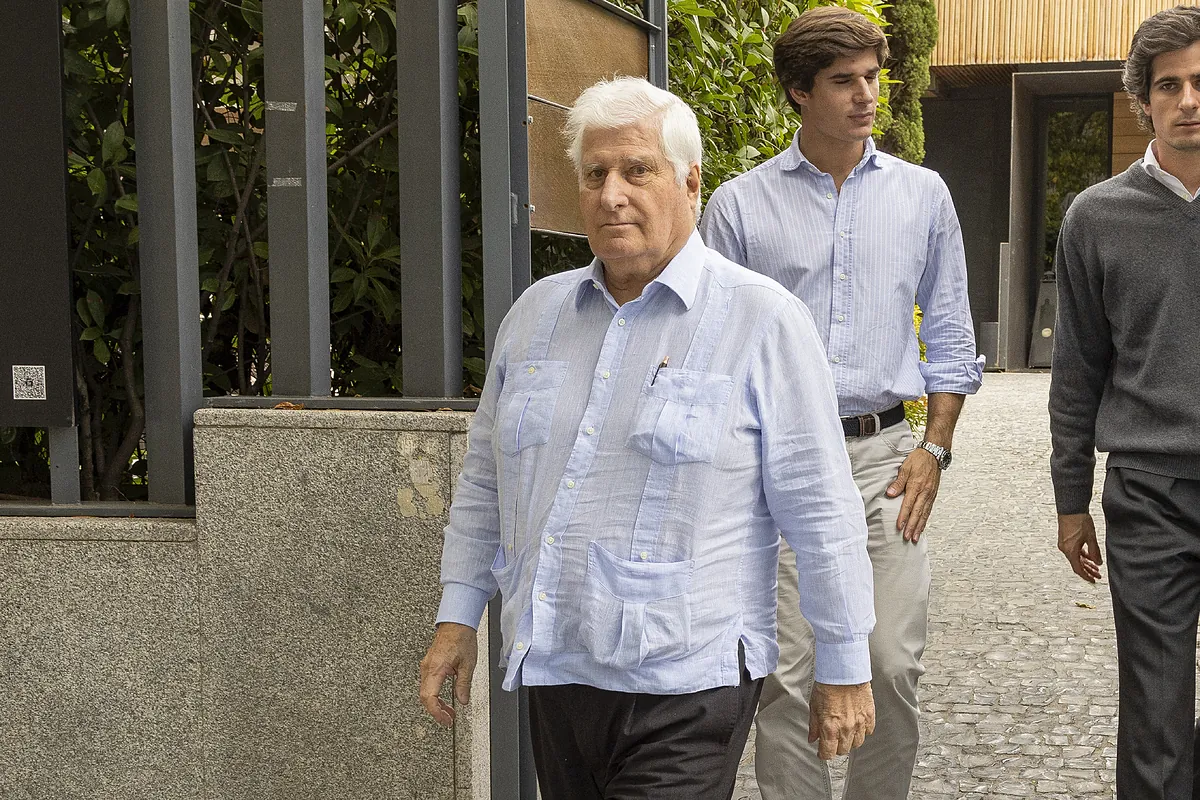 Los Alba desencadenados y el lamparón del duque (sin chaqueta)