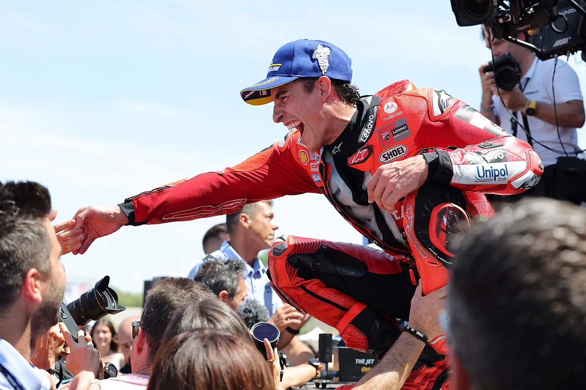Marc Márquez custodia su trono en Aragón con su octava victoria en el circuito y protagoniza otro doblete junto a su hermano Álex