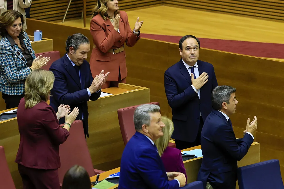 Llorca renueva el pacto con Vox y pasa página a la era Mazón:  Las transiciones no son fáciles, pero hemos estado a la altura 