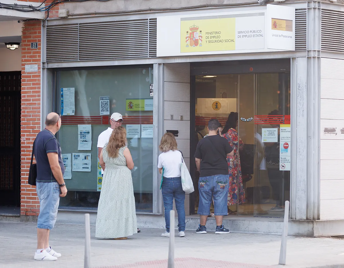 España destruye casi 200.000 empleos en el peor agosto desde 2019 y el paro sube en 22.000 personas con el fin del verano