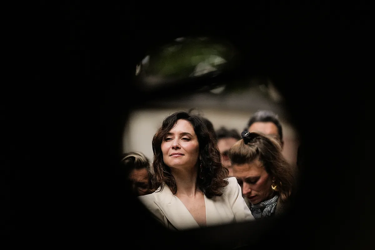 Ayuso busca rival en el ecuador de legislatura: las dudas sobre López, el regreso de Mónica García y ¿un frente de izquierdas  liderado  por la ministra?