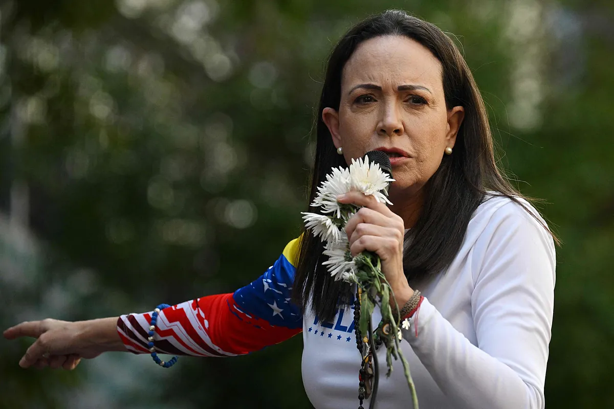Los venezolanos, sobre el Nobel de la Paz de María Corina Machado: "No estamos solos"