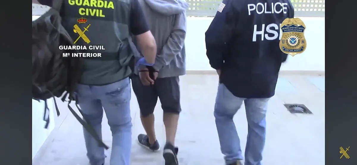 Condenada la banda que movió dos millones de pastillas entre Ibiza y Miami: su líder es DJ y sigue a la fuga y pinchando en Estados Unidos