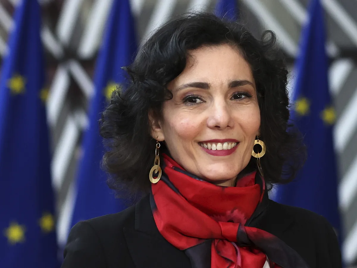 Hadja Lahbib, comisaria europea de Gestión de Crisis: "En el gran apagón de España hemos visto cómo la desinformación puede extenderse rápidamente"