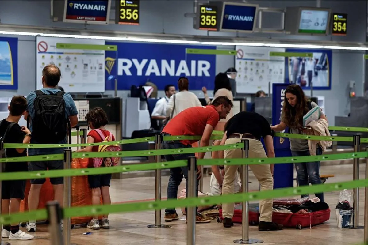 Ryanair elimina los billetes impresos: solo se podrán facturar tarjetas de embarque digitales a partir del 12 de noviembre