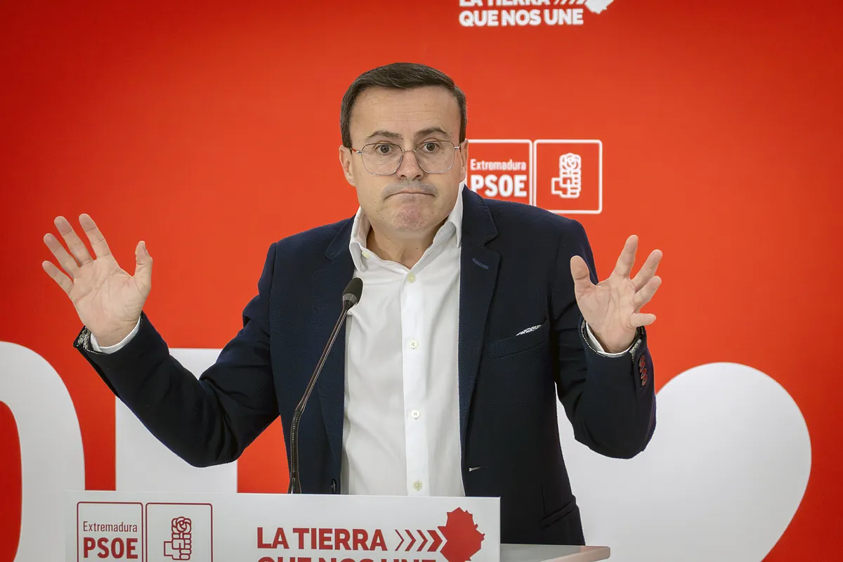 El PSOE evita la expulsión de Miguel Ángel Gallardo