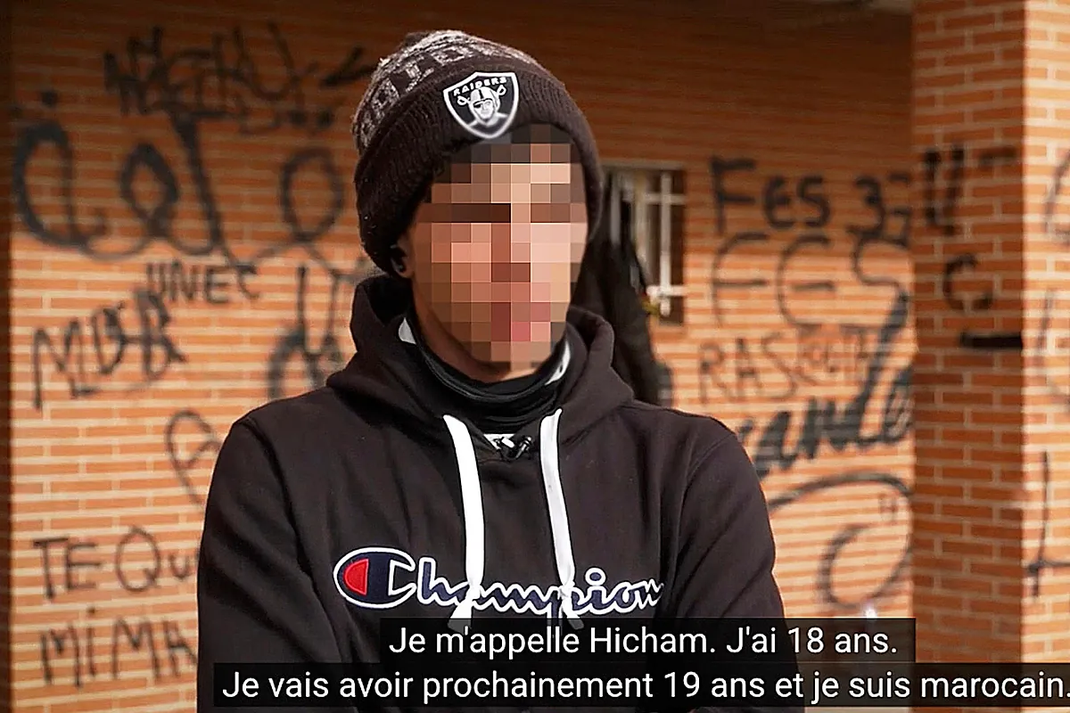 De protagonista de un documental premiado sobre  menas  a multidelincuente: roba en Madrid un coche, conduce sin carné y casi atropella a dos agentes