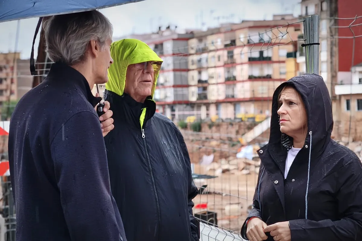 El nuevo temporal recrudece la  guerra : la Generalitat justifica la anticipación y el Es-Alert en la existencia de información y el Gobierno le acusa de mentir