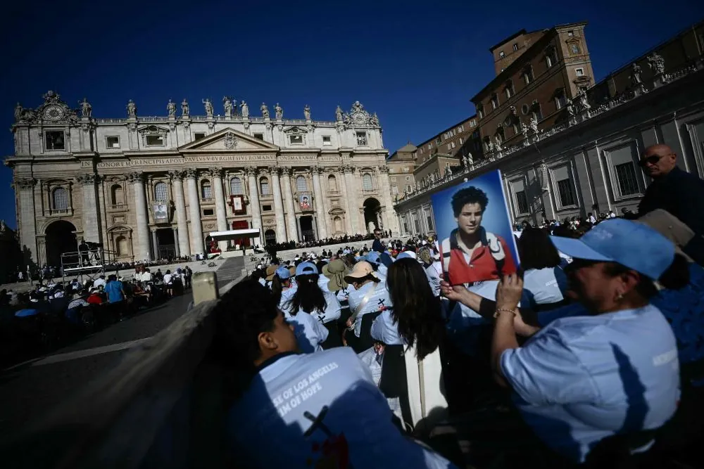 El Papa León XIV proclama santo a Carlo Acutis, el primero de los 'millennial'