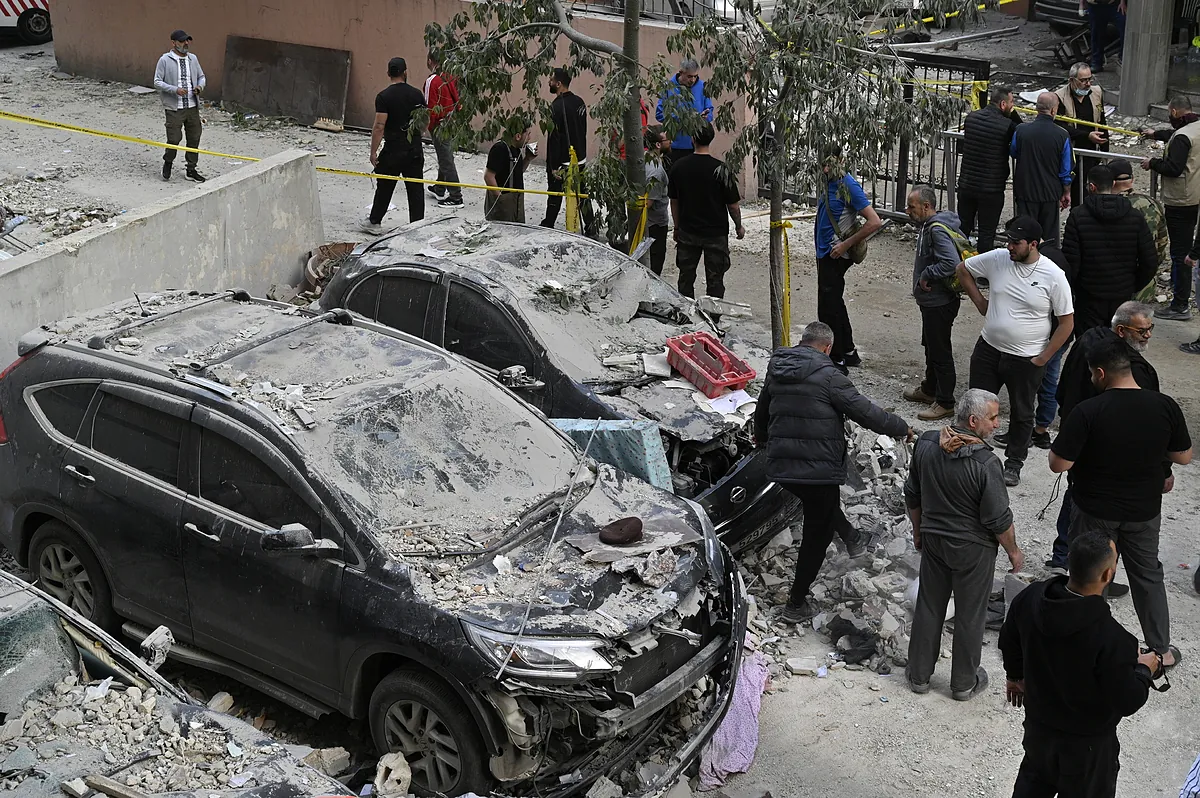 İsrail, Güney Lbano'daki Hamas komutanı Hassan Farhat'ı öldürürken, ordu Gazze Şehri'nde yeni bir toprak saldırısı başlattı