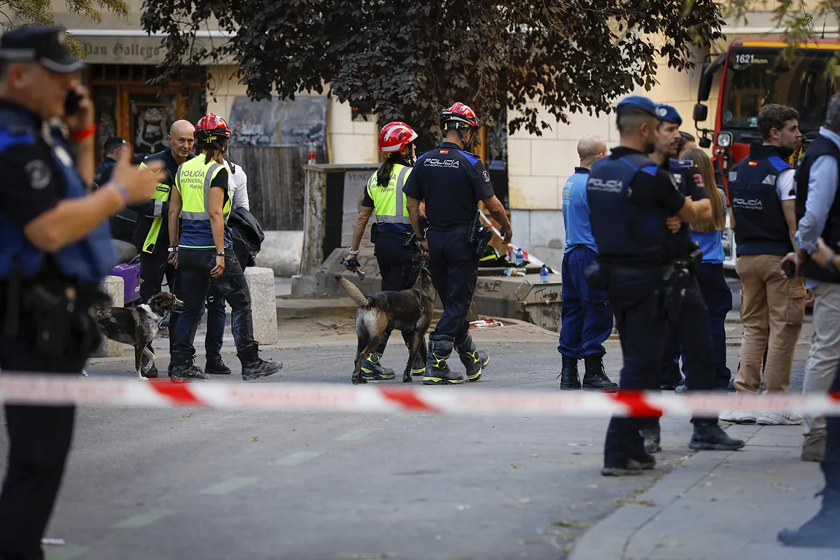 Derrumbe de un edificio en obras en el centro de Madrid: Los bomberos rescatan los cuerpos sin vida de los cuatro desaparecidos