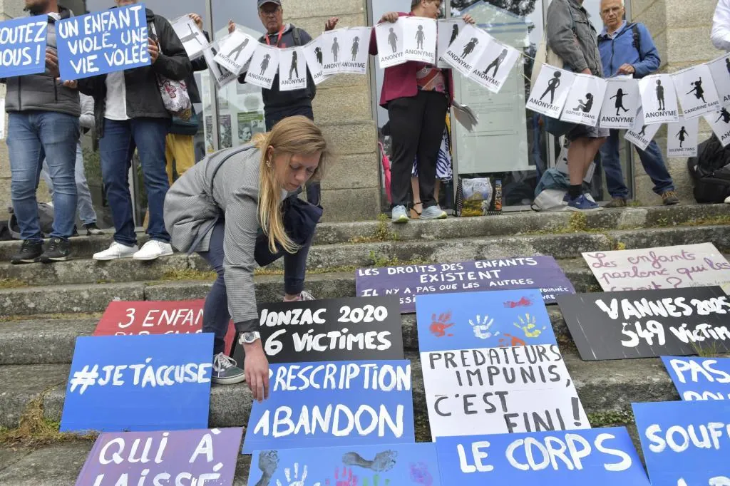 Fransa'da cinsel olarak 299 çocuğu suistimal eden pederasta cerrahı için yirmi yıllık crcel