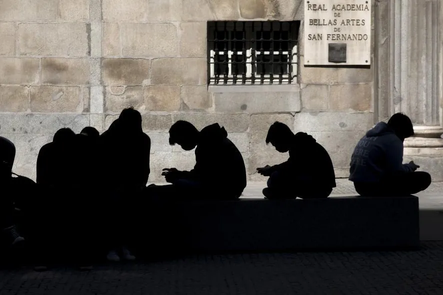 El estado de la adolescencia en España: el 14% de las chicas admite haber sufrido acoso o violencia sexual y el 72% de los chicos teme que una chica le acuse sin motivo
