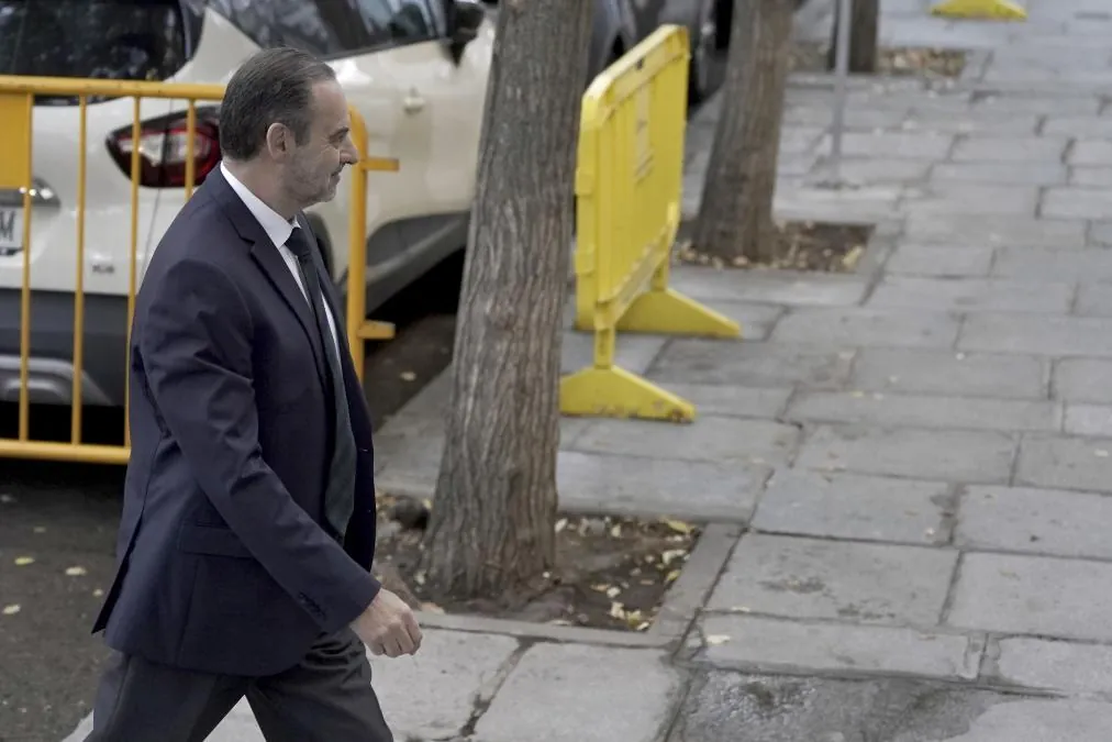 Ábalos rechaza declarar en el Supremo y las acusaciones populares solicitan su ingreso en prisión pero no la Fiscalía