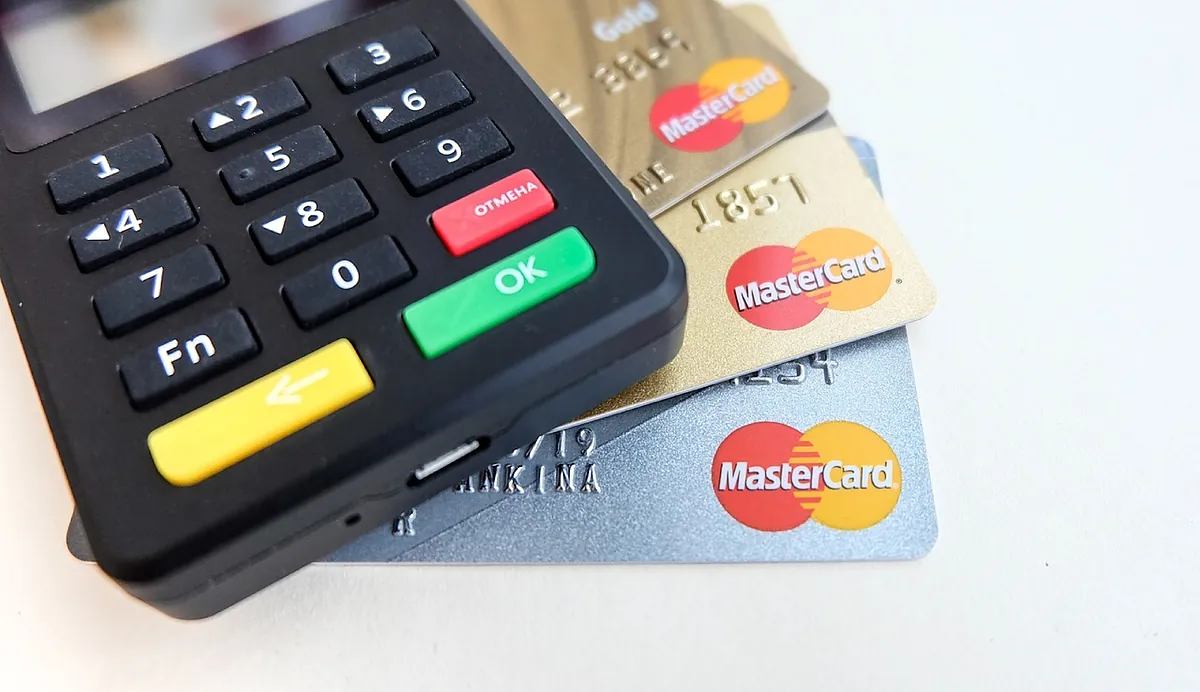¡Alerta PIN! Si tu Número de Identificación Personal de Tarjeta es Uno de Estos, Cámbialo Ya Mismo para Evitar Fraudes