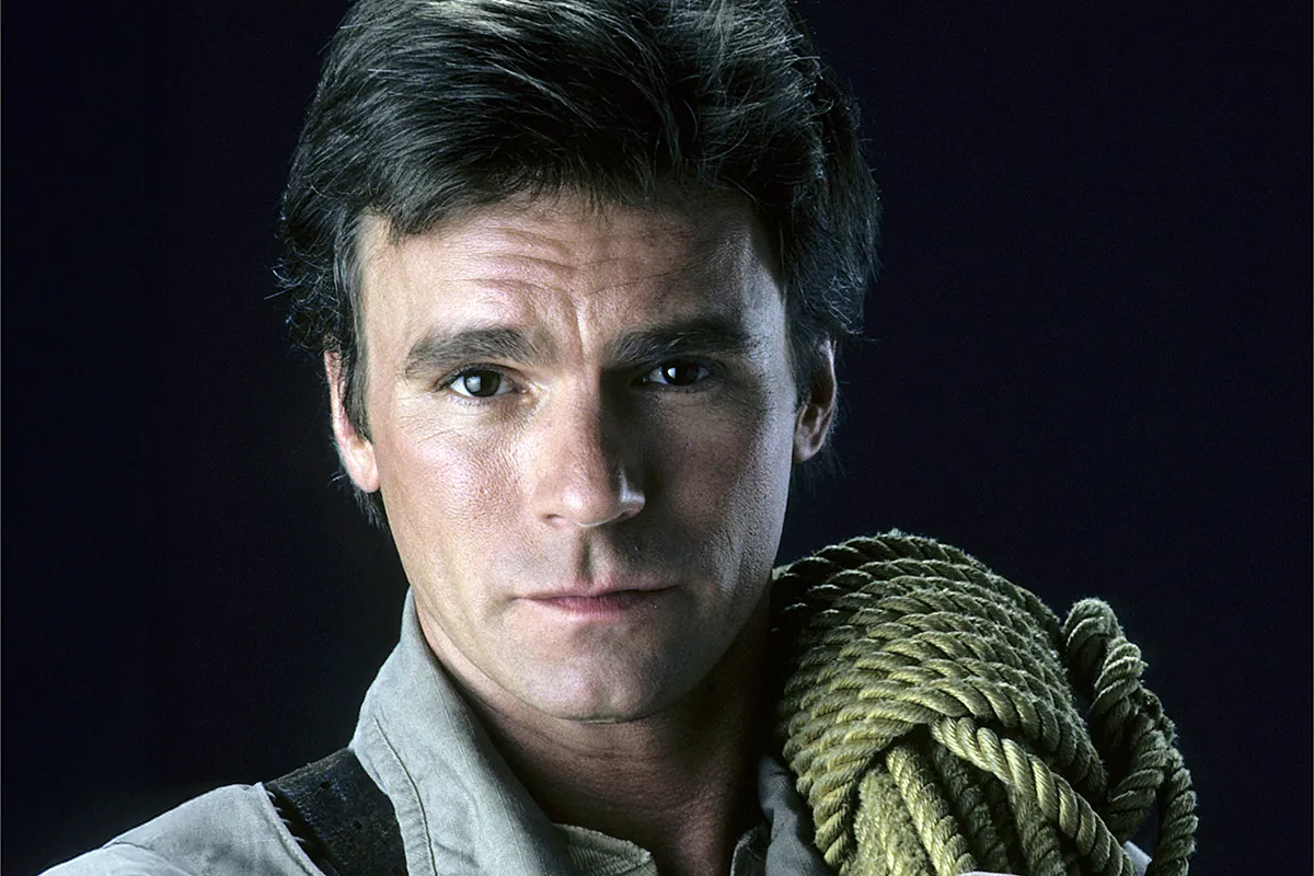 Cuarenta años de MacGyver, el primer galán  nerd , héroe pacifista e inspiración para Pablo Iglesias:  Maniqueo y buenista, pero funciona 