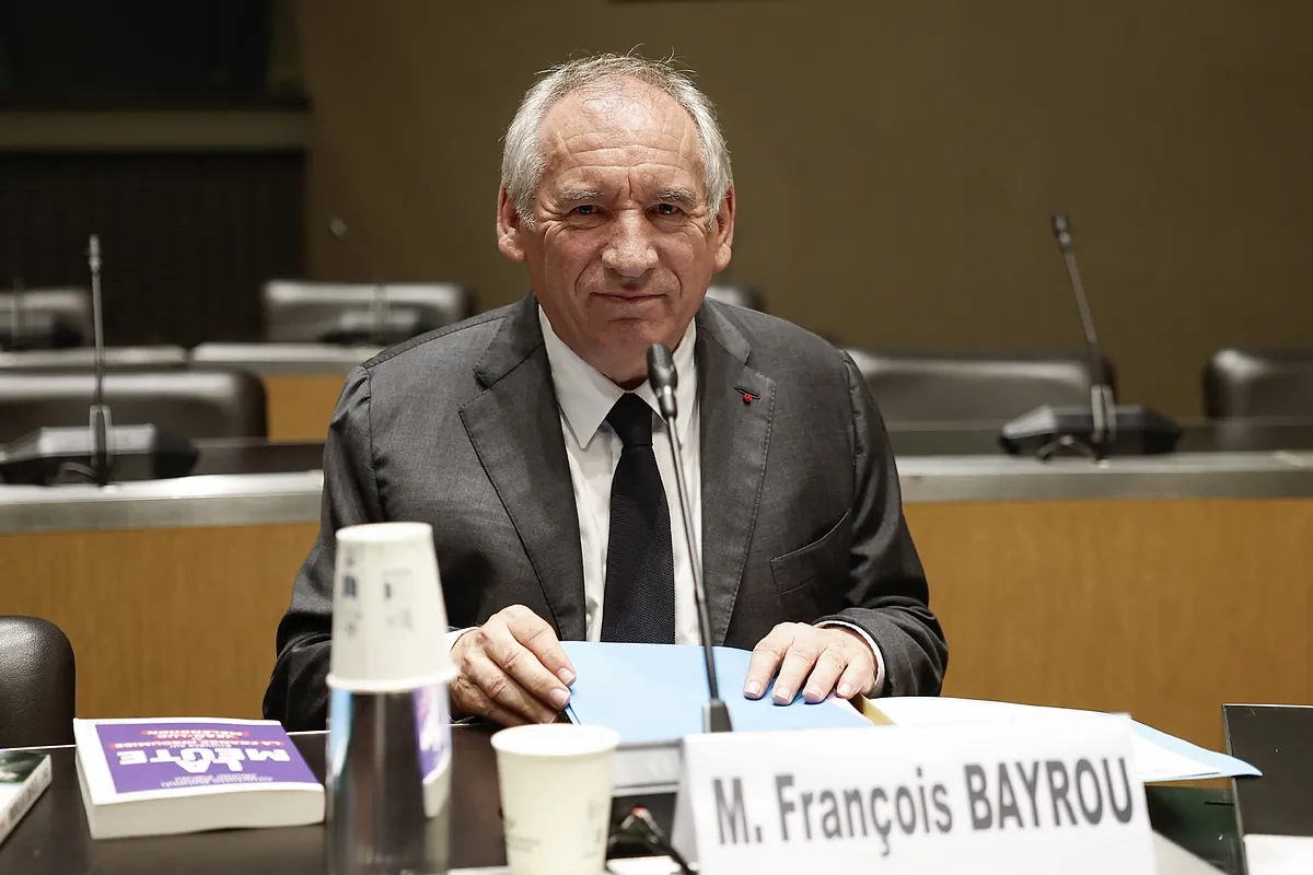 Las turbulencias amenazan al Gobierno francés