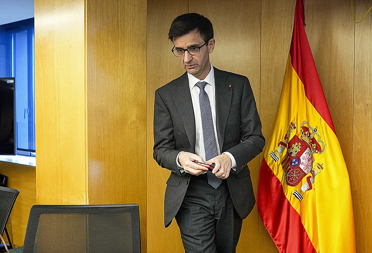 Hacienda tensa las cuentas de RTVE: el auditor advierte de un posible agujero de 739 millones que la pondría en  disolución 