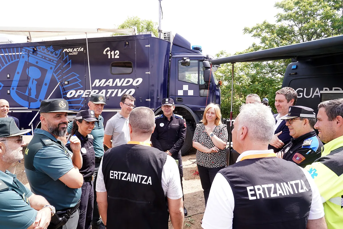 Cuerpos policiales prueban en Madrid nuevos protocolos de búsqueda de desaparecidos con drones, helicópteros y unidades caninas