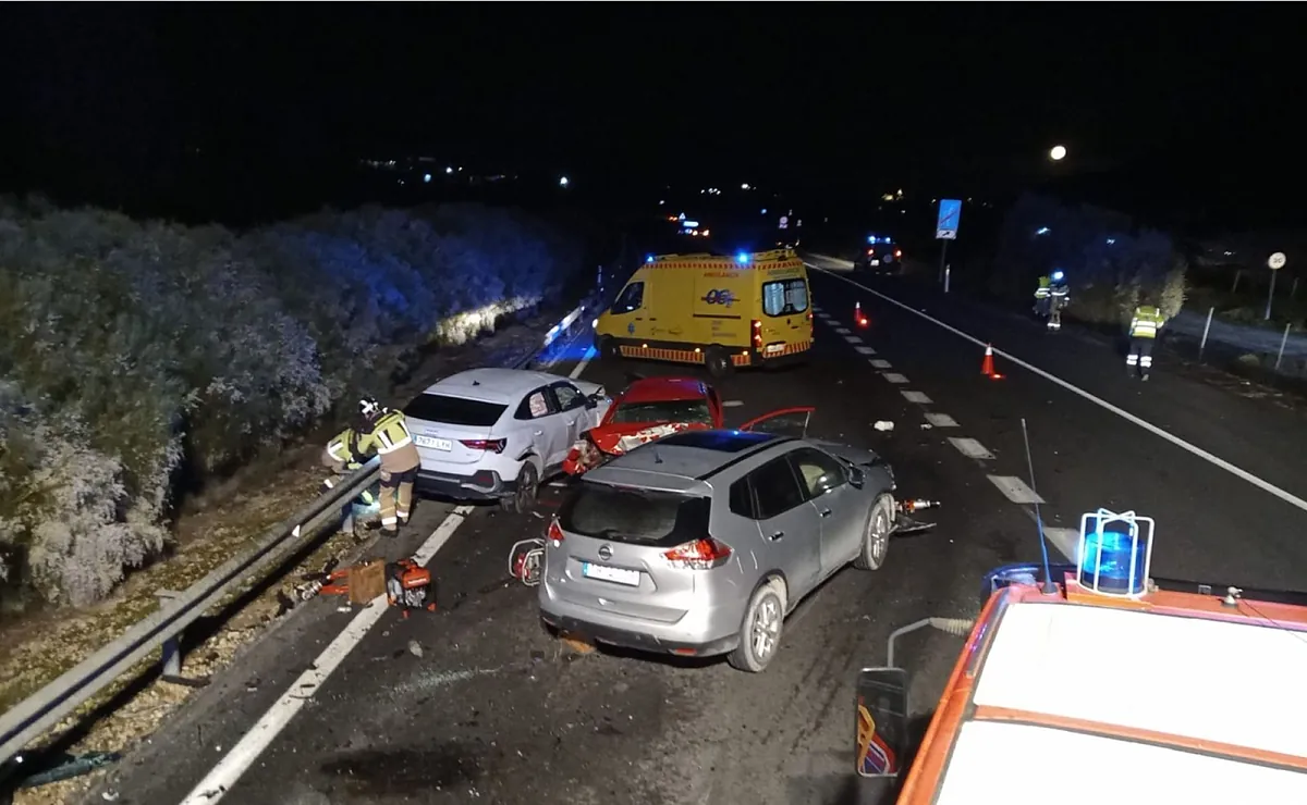Un coche que circulaba en dirección contraria deja tres muertos en un accidente en una autovía de Murcia