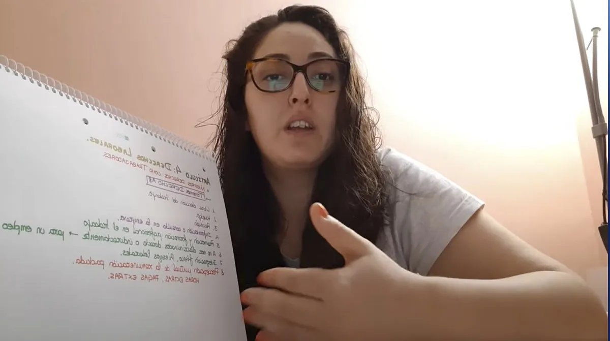 Badajoz eğitimcisinin şiddetli ölümü nedeniyle tutuklanan küçüklerden biri, tutulduğu merkezde başka bir bakıcıyı vurmaya çalışır