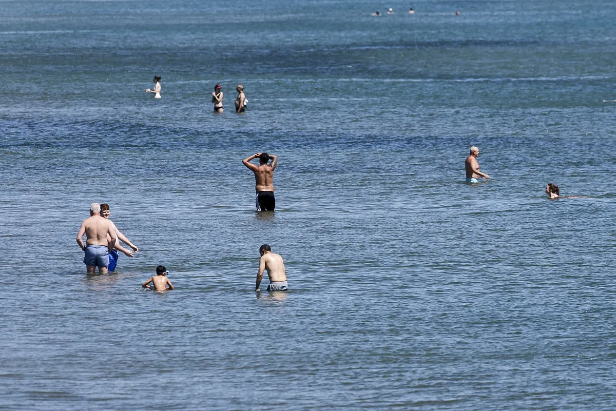 642 banderas azules ondearán este verano en playas de España, nuevo récord histórico y mundial