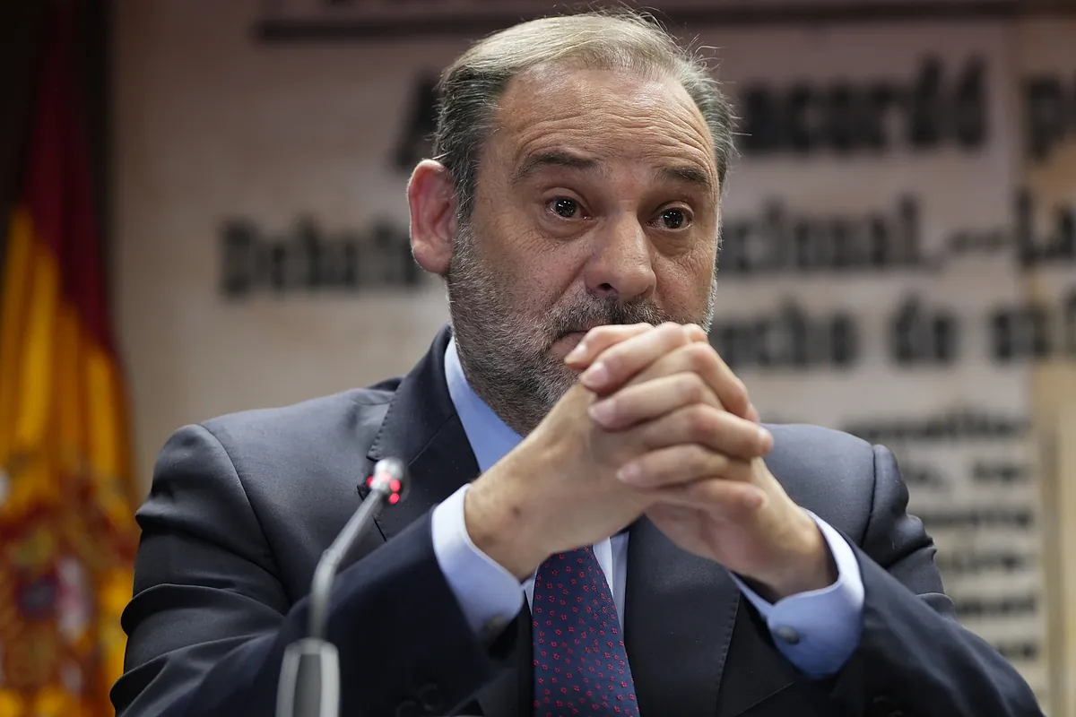 Ábalos admite que usó el chalé y los impagos pero niega que sea una  comisión | España