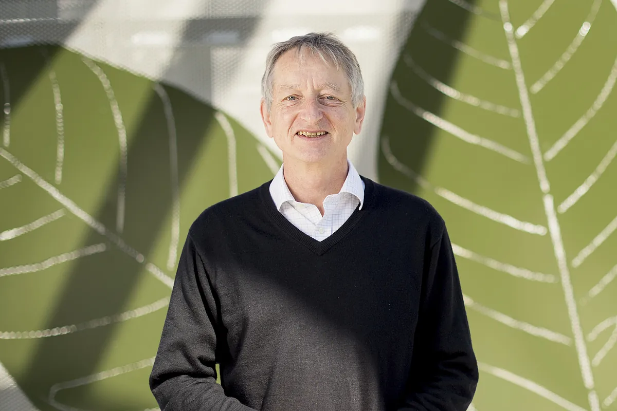 Geoffrey Hinton, Premio Nobel de Física, sobre la IA : "Dentro de 20 años seres superinteligentes nos reemplazarán. Corremos el riesgo de extinguirnos"