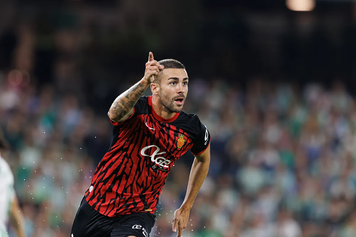 El Mallorca retira la capitanía a Dani Rodríguez y le suspende de empleo y sueldo tras sus quejas por no jugar en el Bernabéu