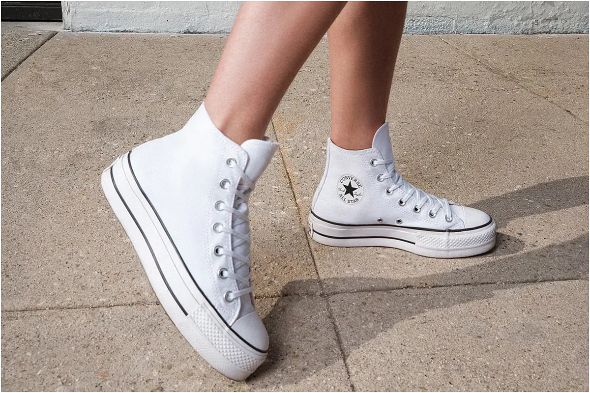 Los mejores descuentos en zapatillas Converse, Vans, New Balance y más