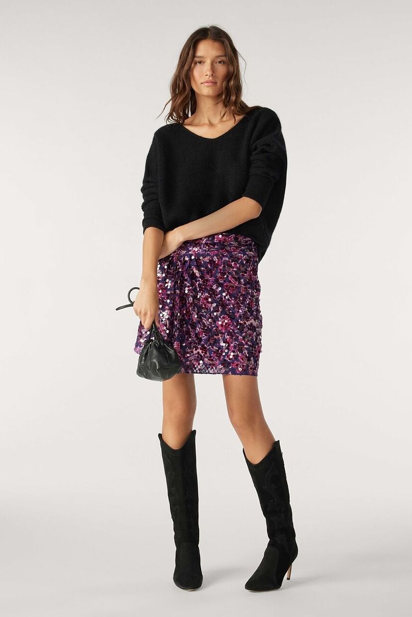 falda con botas vaqueras - Main Image