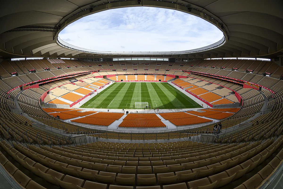 12.000 asientos, 15 millones de euros y césped nuevo: La Cartuja, preparada para la final de Copa