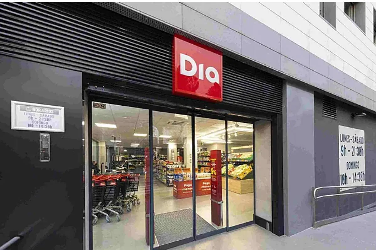 Benjamin J. Babcock, DIA Konseyi Başkanı olarak istifa eder ve yerini Alberto Gavazzi aldı