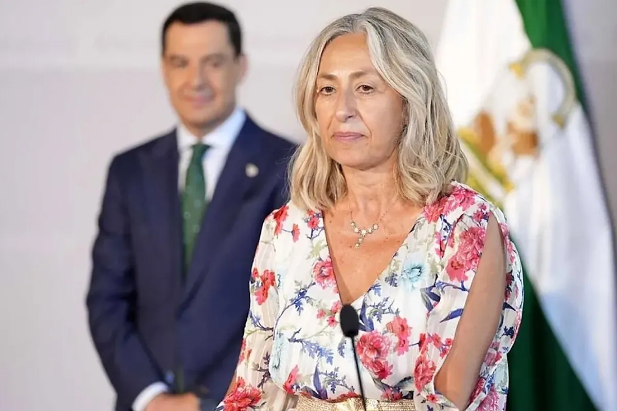 Juanma Moreno anuncia la dimisión de la Consejera de Salud por el cribado del cáncer de mama