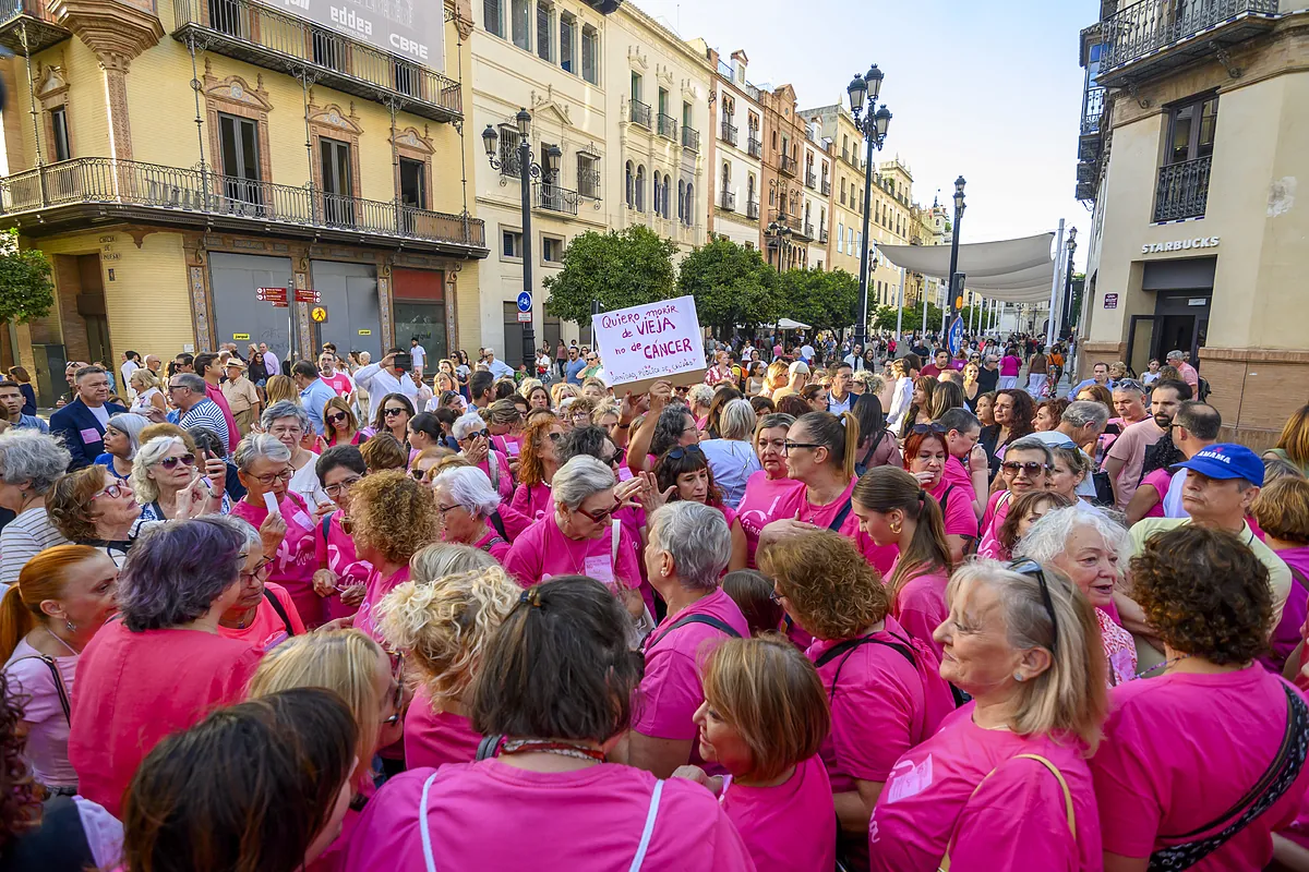 El Gobierno andaluz refuerza los planes para la detección precoz del cáncer tras la crisis de las mamografías