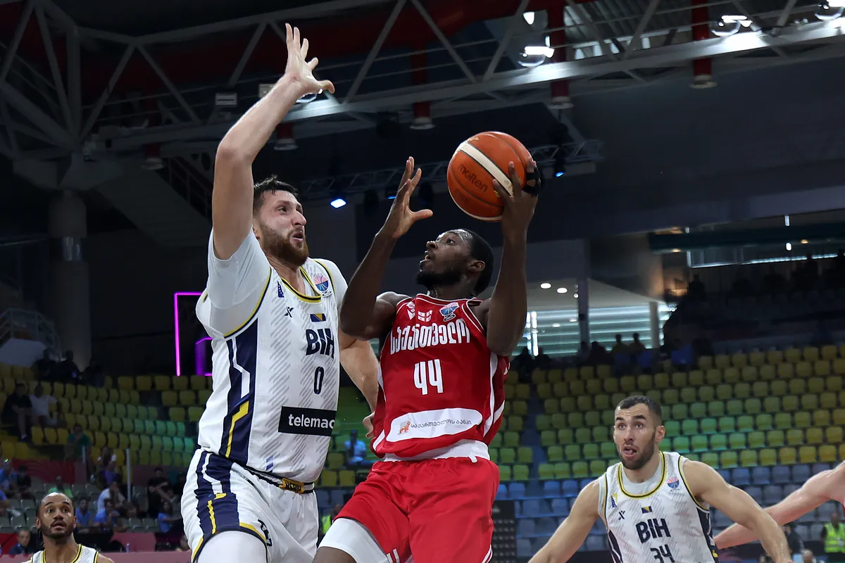 Bosnia cose a triples a Georgia y obliga a España a vencer a la Grecia de Antetokounmpo