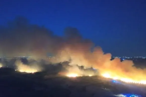 Los bomberos controlan el incendio de Méntrida y los vecinos regresan a sus casas en Calypo Fado:  El viento lo puede complicar hoy todo 