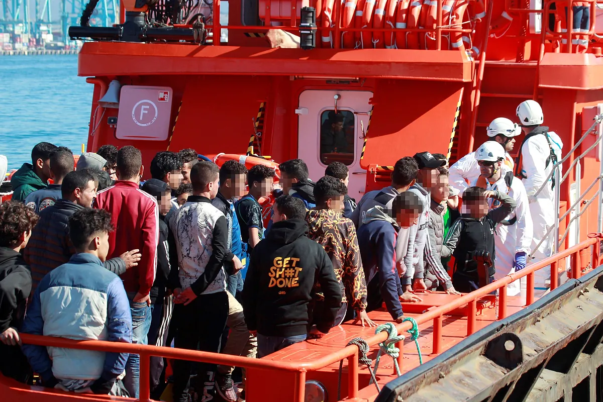 Desarticulan en Algeciras una red que introducía en las costas andaluzas inmigrantes en embarcaciones de recreo robadas en puertos deportivos
